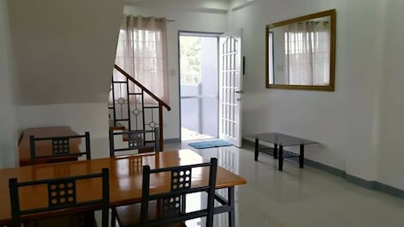 ์ํํธ, ์นจ์ค 2๊ฐ | ๊ฐ์ค ๋ด ์์ฌ ๊ณต๊ฐ