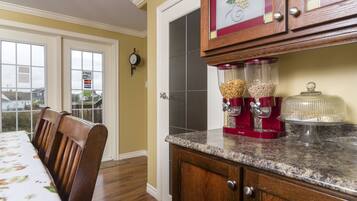 Free daily continental breakfast