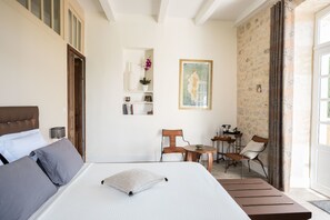 Standard Double Room (Rocamadour)