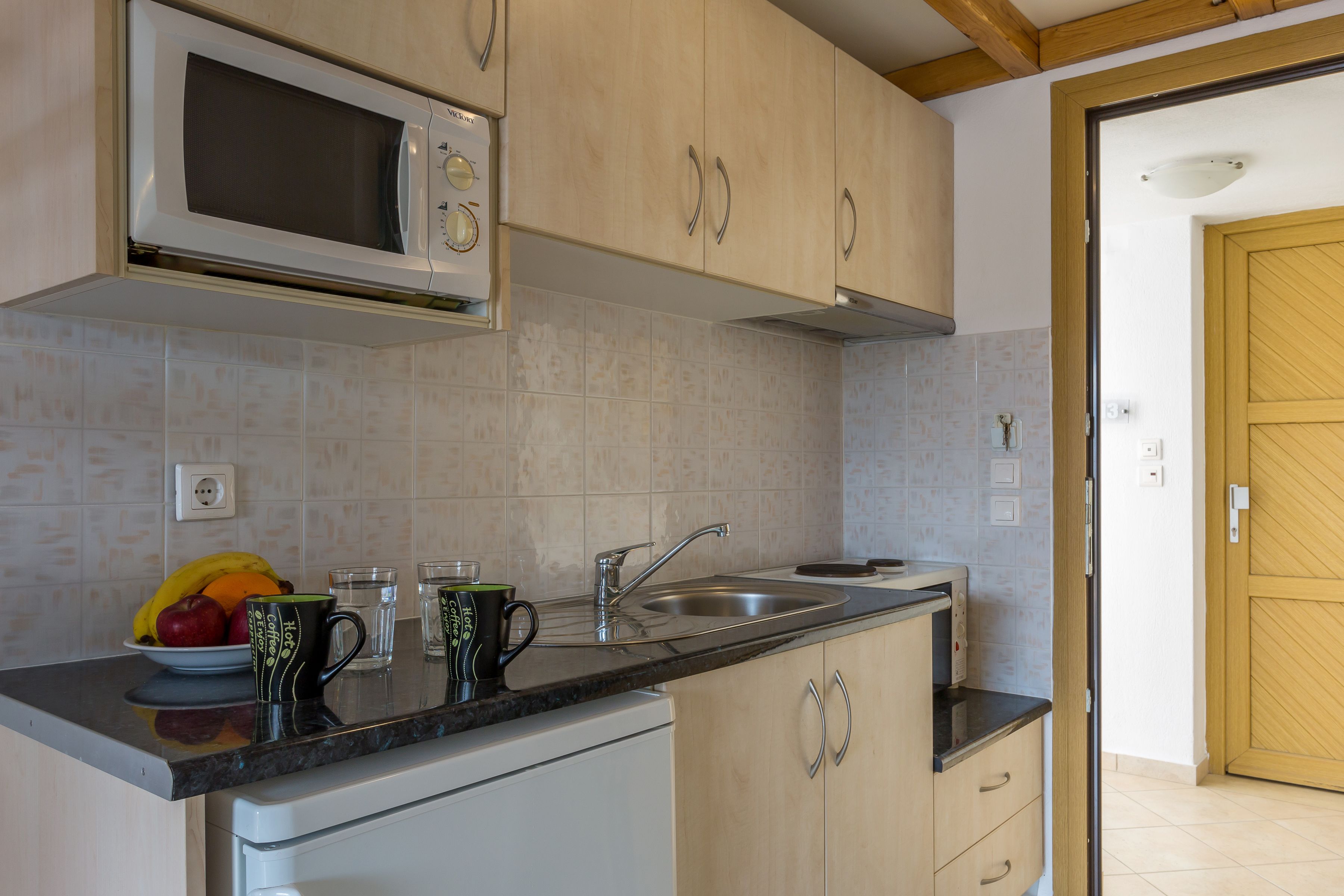 loft | private kitchen | fridge, microwave, oven, stovetop