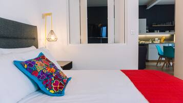 Deluxe Apartment | Individually decorated, individually furnished, desk, iron/ironing board