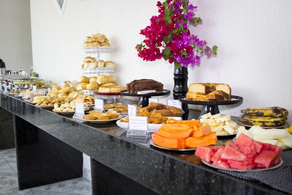 Ilmainen päivittäinen buffetaamiainen