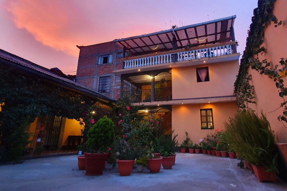 Lar Antiqua Hotel