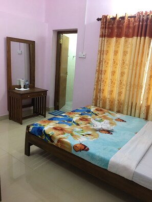 In-room safe, desk, iron/ironing board, wheelchair access - Casablanka Rest (Nanuoya)