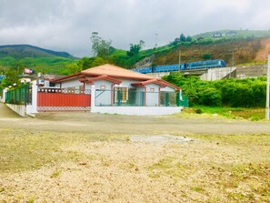 Exterior - Casablanka Rest (Nanuoya)
