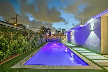 Fort Lauderdale Vacation Rental | 2BR | 2BA | 1,000 Sq Ft | 3 Steps to Enter