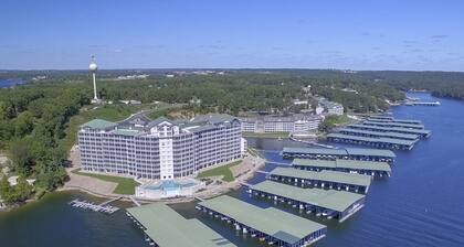 Parkview Bay Towers Indoor & Outdoor Pools & Great Lake Views - Free Wi-Fi!