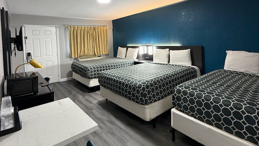 American Inn And Suites