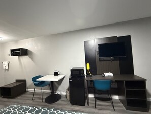 Triple Room, Non Smoking | Free WiFi, bed sheets - American Inn And Suites (Port O Connor)