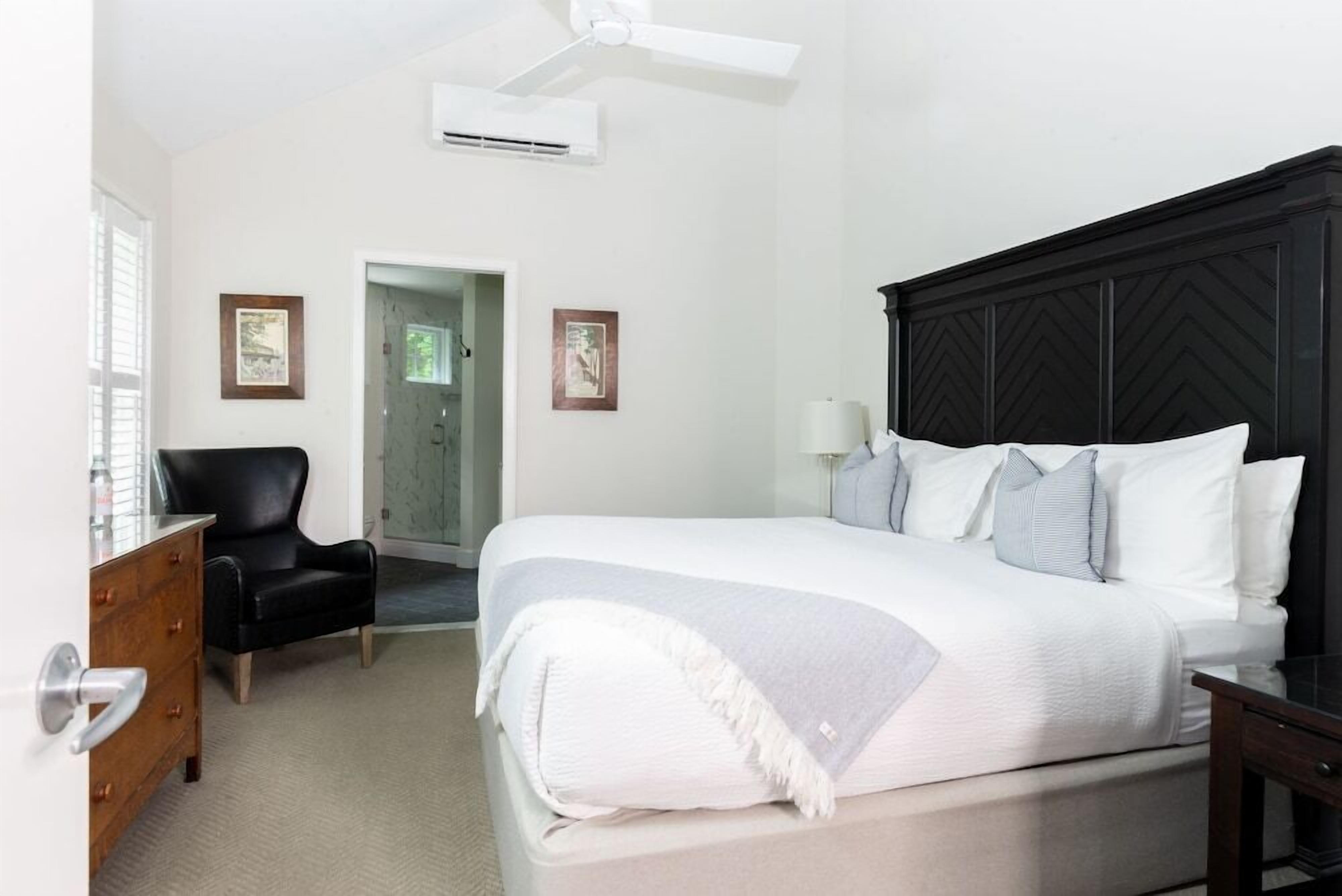 Sábanas italianas Frette, ropa de cama de alta calidad y minibar 