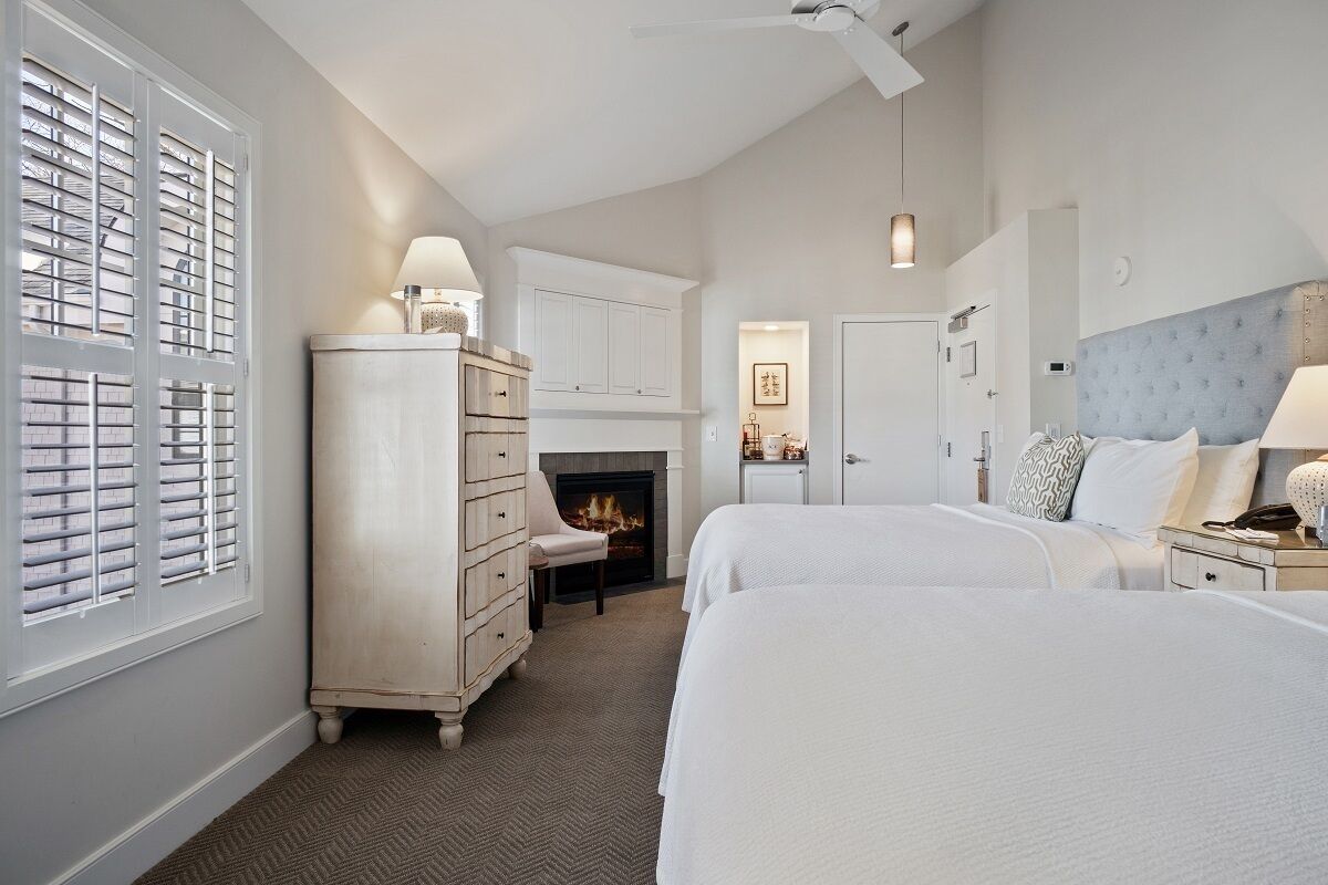 standard double room, 2 queen beds, non smoking | frette italian sheets, premium bedding, minibar, in-room safe