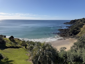 Nær stranden