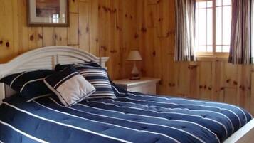 3 bedrooms, iron/ironing board, travel cot, free WiFi