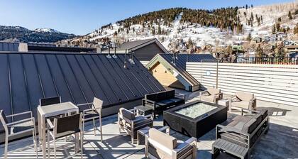 Penthouse Luxury Downtown Location Right Next To Lift!