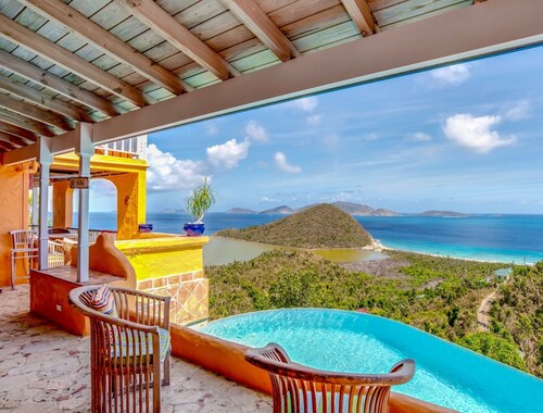 Ocean and Island Views with Spectacular Sunsets and Alfresco Atmosphere