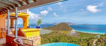 Ozean- und Inselansichten mit großartigen Sonnenuntergängen und im Freien Atmosphäre