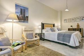 1 habitación, tabla de planchar con plancha, wifi y ropa de cama 