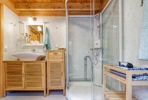 Shower, hair dryer, soap, toilet paper - Hus LIA lake, boat, fireplace, WiFi, fishing license, bicycles, Bathe, top Ausst'g (Traryd)