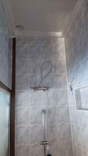 Een douche, een haardroger