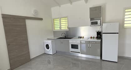 una casa bonita, bonita y bien ventilada