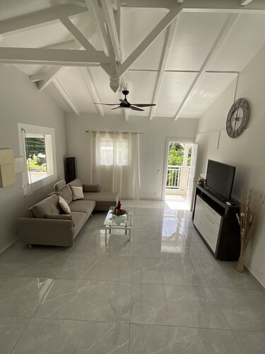 a nice, nice and well ventilated house