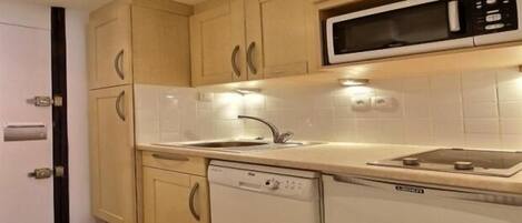 Kühlschrank, Mikrowelle, Geschirrspüler