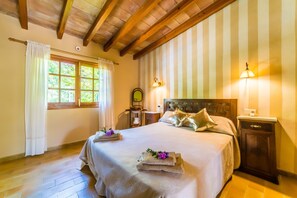 1 chambre, fer et planche Ă repasser, Wi-Fi gratuit, draps fournis