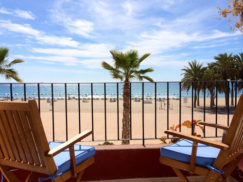 Charming apartment, first line of the Center Beach, Villajoyosa