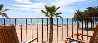 Charming apartment, first line of the Center Beach, Villajoyosa