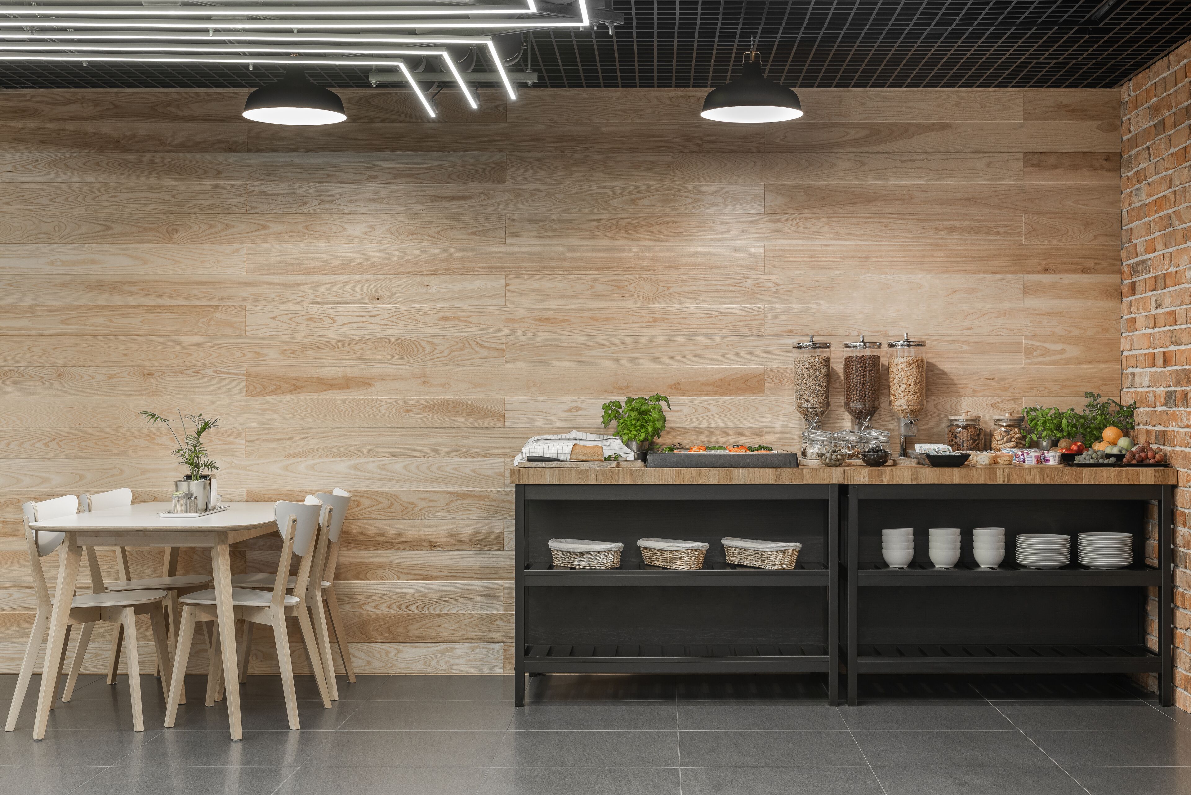 daily buffet breakfast (pln 50 per person)