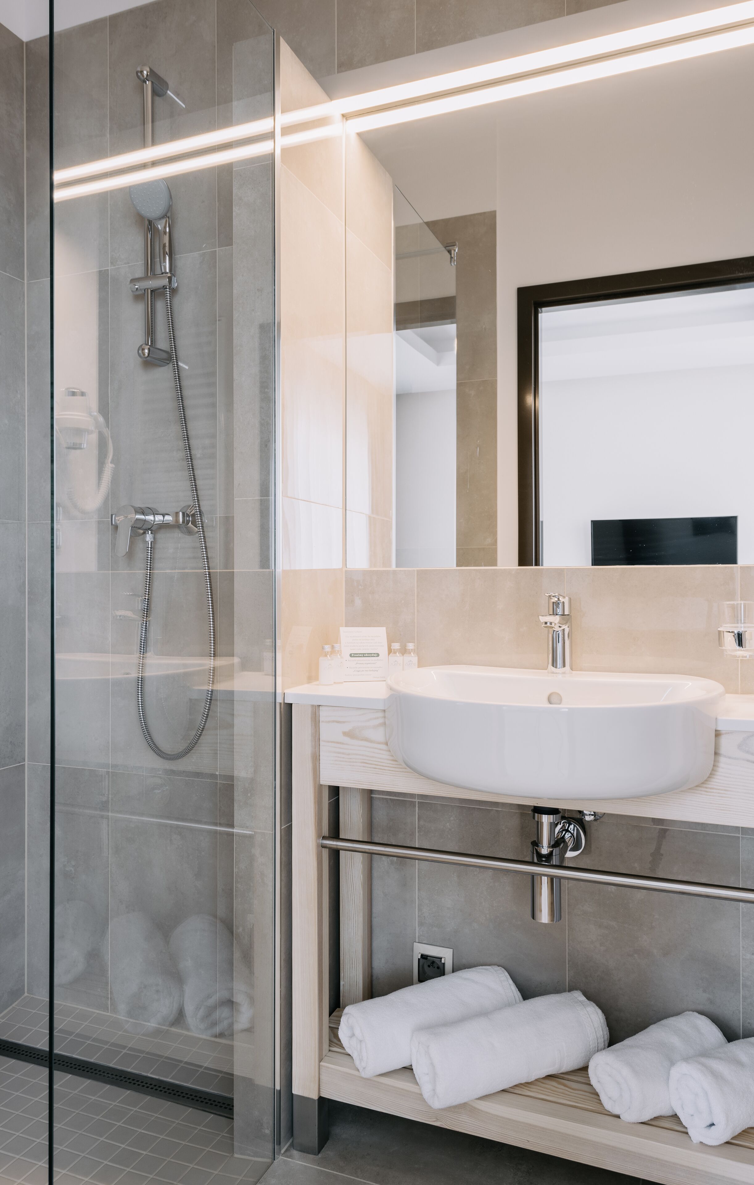 premium double room, city view | bathroom | shower, hair dryer, towels, soap