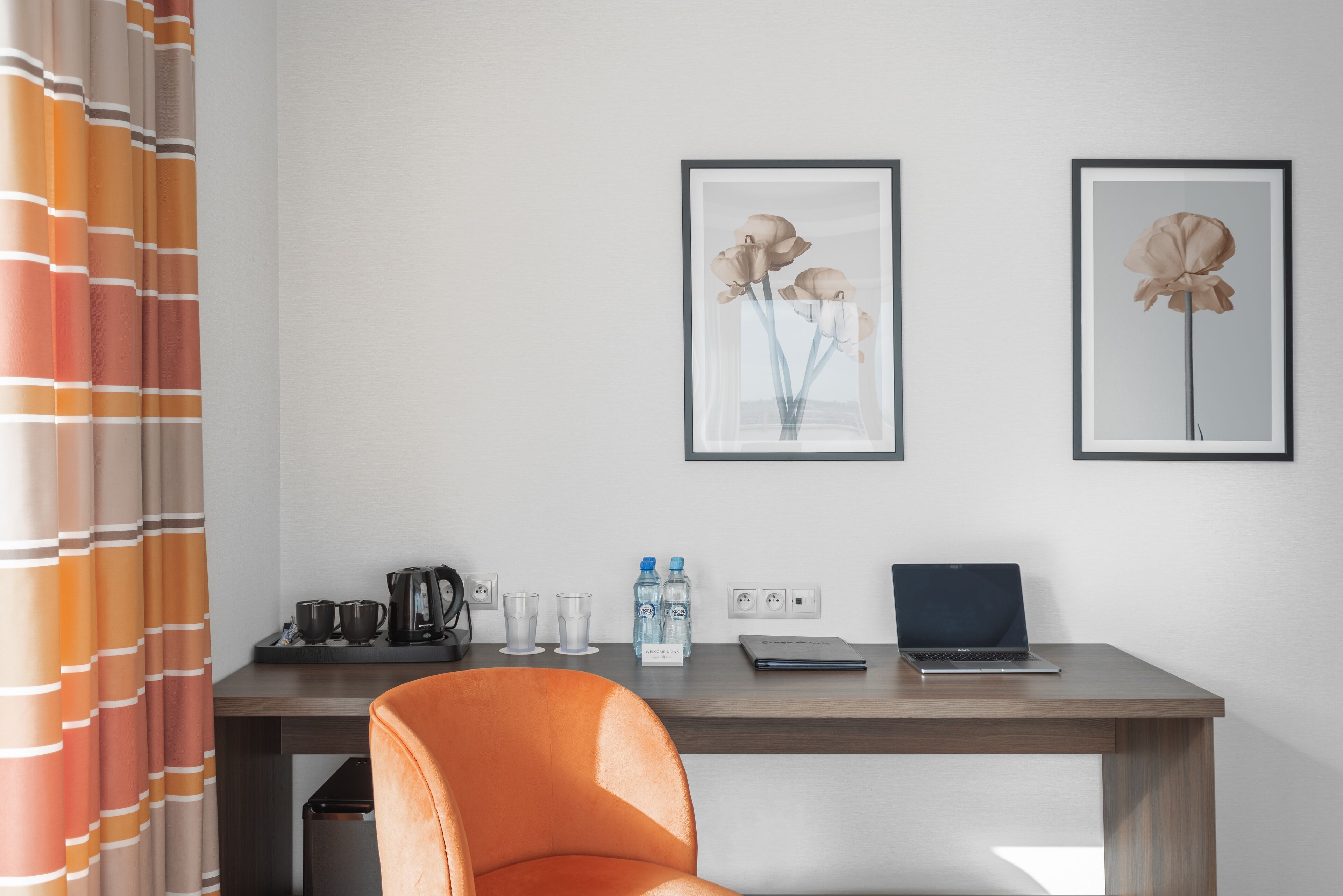 premium double room, terrace | living area | flat-screen tv