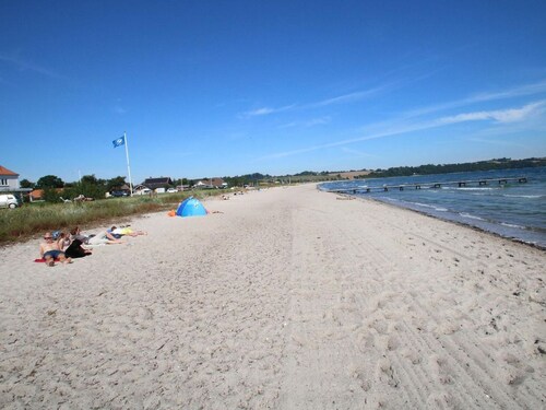 Luxus Ferienhaus mit Meerblick,Strand 100 Meter, 2 Badezimmer -Wirlpool & Sauna 