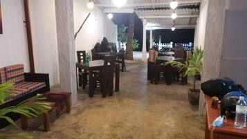 Breakfast, lunch, dinner served; local and international cuisine