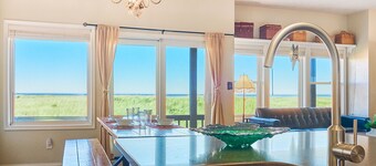 Amazing Ocean Views, Pets Ok, Beachfront, Xbox, 75" Theater (Weath)