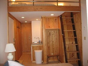 4 bedrooms, travel cot, WiFi, bed sheets