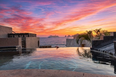 Jimmy Page Villa: Relaxed Luxury with Arch Views.