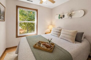 6 bedrooms, iron/ironing board, travel crib, free WiFi