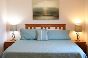 6 室のベッドルーム、デスク、アイロン / アイロン台、旅行用ベビーベッド