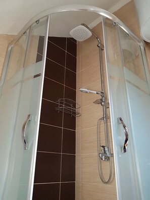 Gallery Apartment, 2 Bedrooms, Terrace, Mountain View | Bathroom shower - Apartments Aora (Visoko)