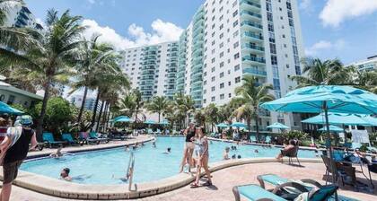 RIGHT ON THE BEACH-Direct Oceanview Luxury 2 Bed/2Bath Condo in the Tides Resort