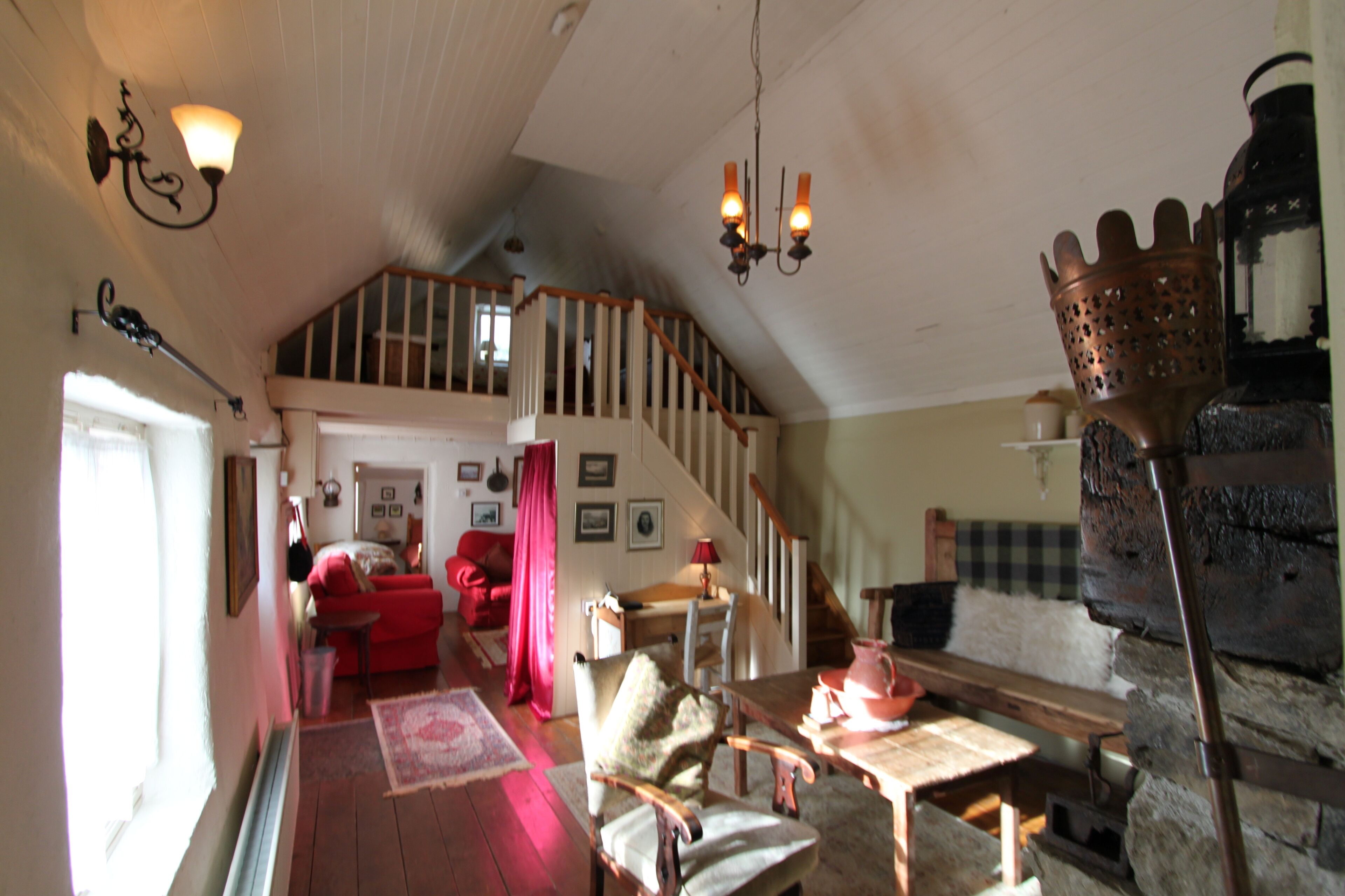 Charming Cottage With A Hot Tub And Deck Overlooking A Stream. Amazing Kitchen! - County Kerry