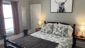 2 bedrooms, desk, iron/ironing board, travel crib