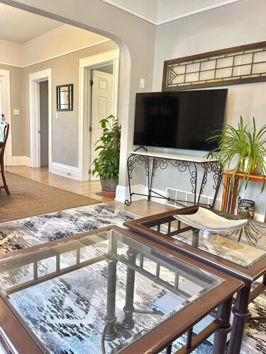 Urban Location- Walkable to Entertainment & Restaurants