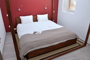 3 chambres, chambres insonorisées, fer et planche à repasser