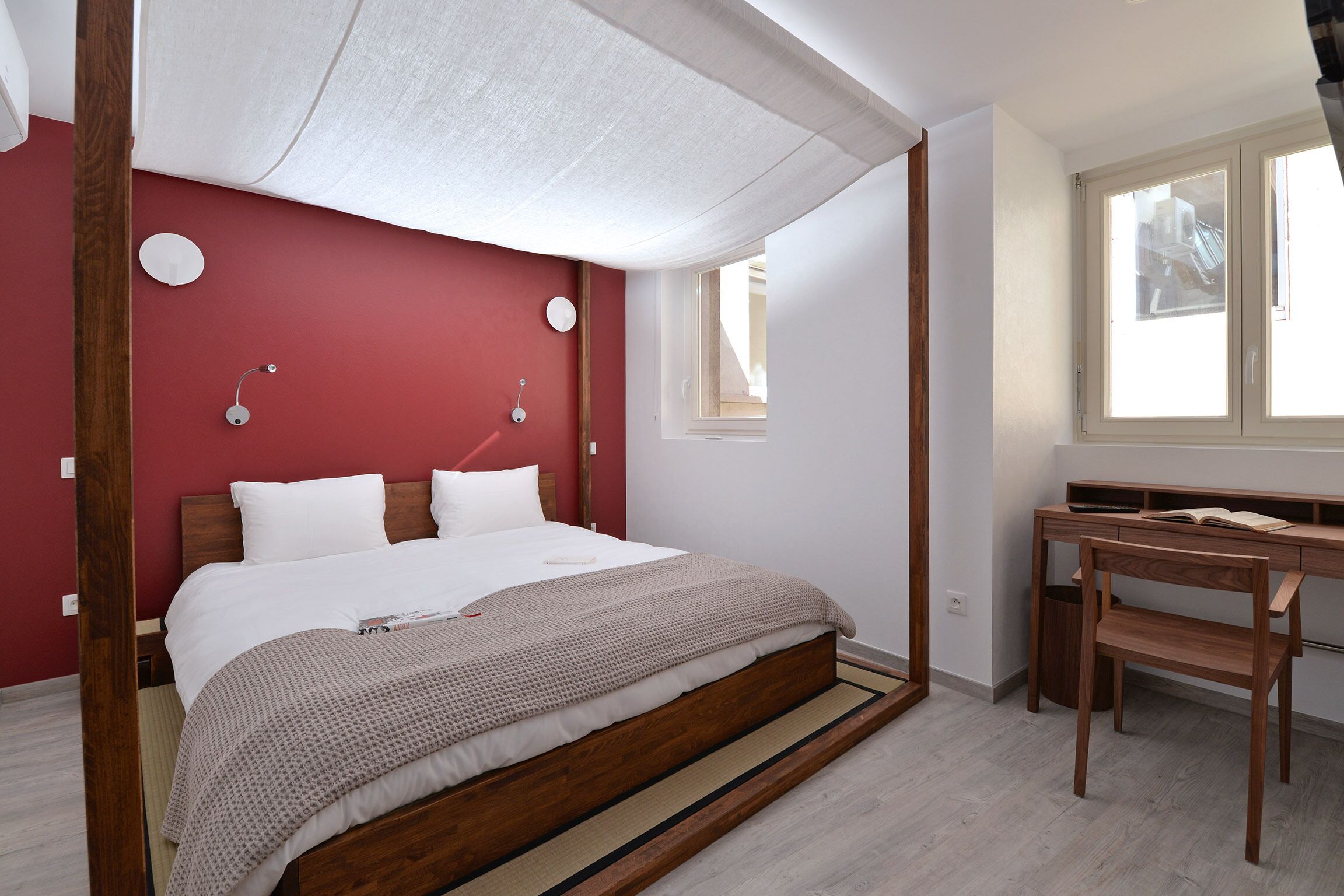 3 slaapkamers, geluiddichte muren, een strijkplank/strijkijzer