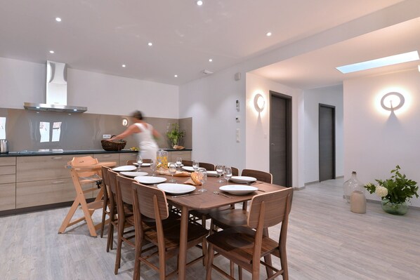 تناول الطعام