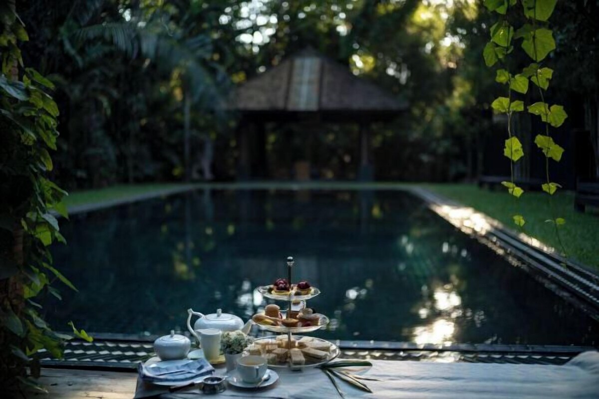 Pool | 2 outdoor pools, pool umbrellas, sun loungers