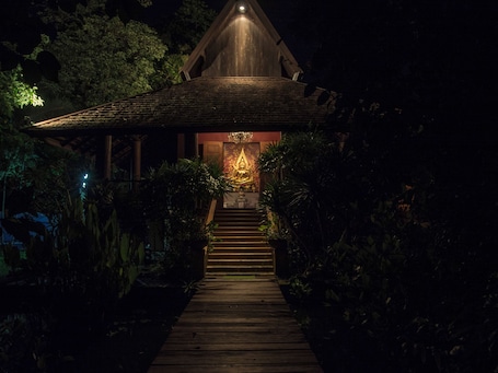 Área da propriedade. Chandra Residence