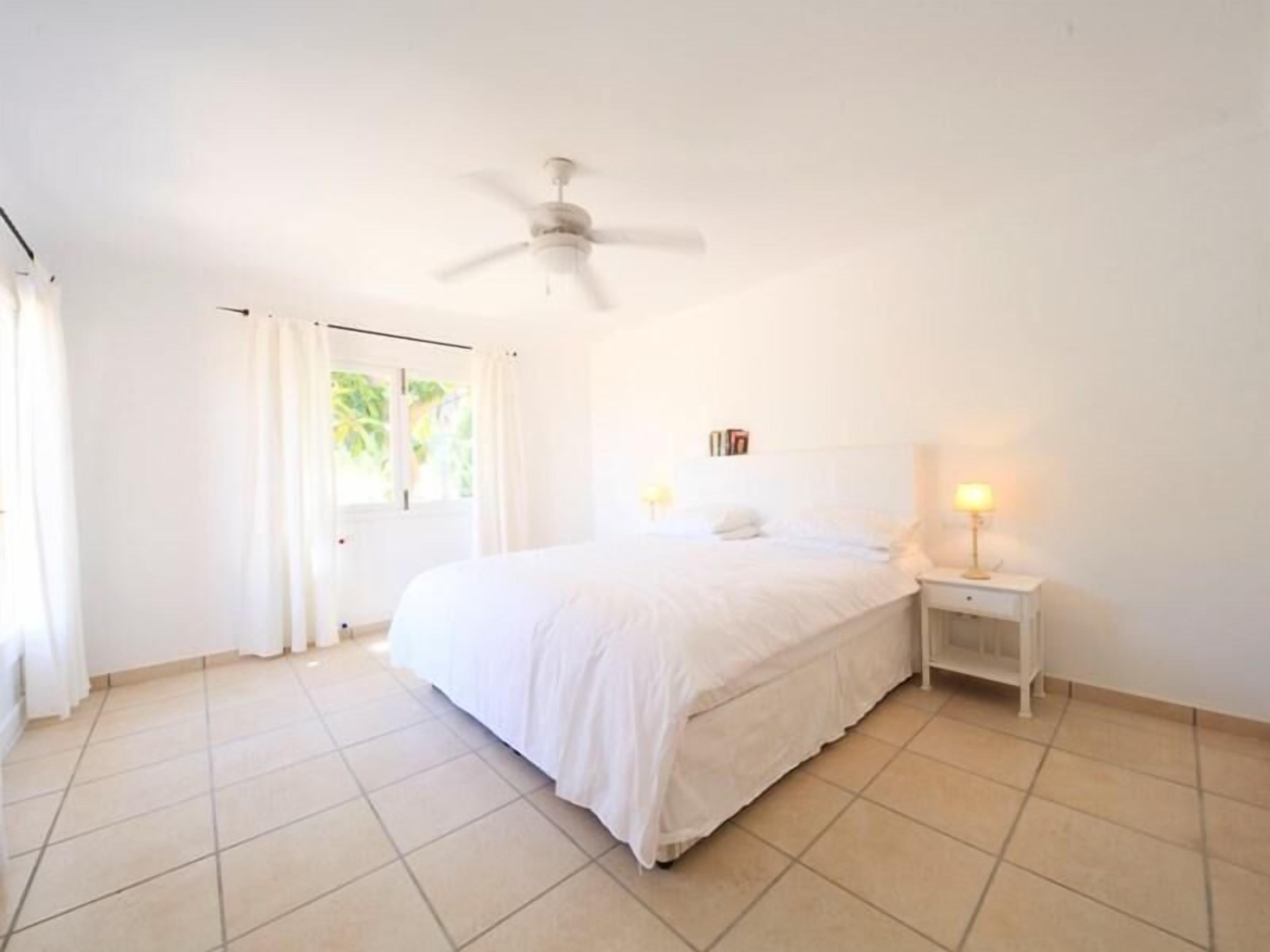 5 makuuhuonetta, silitysrauta/-lauta, ilmainen Wi-Fi, vuodevaatteet